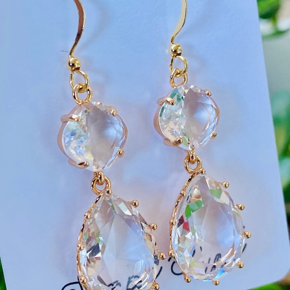 Gorgeous clear bridal earrings - Picture 4 of 4